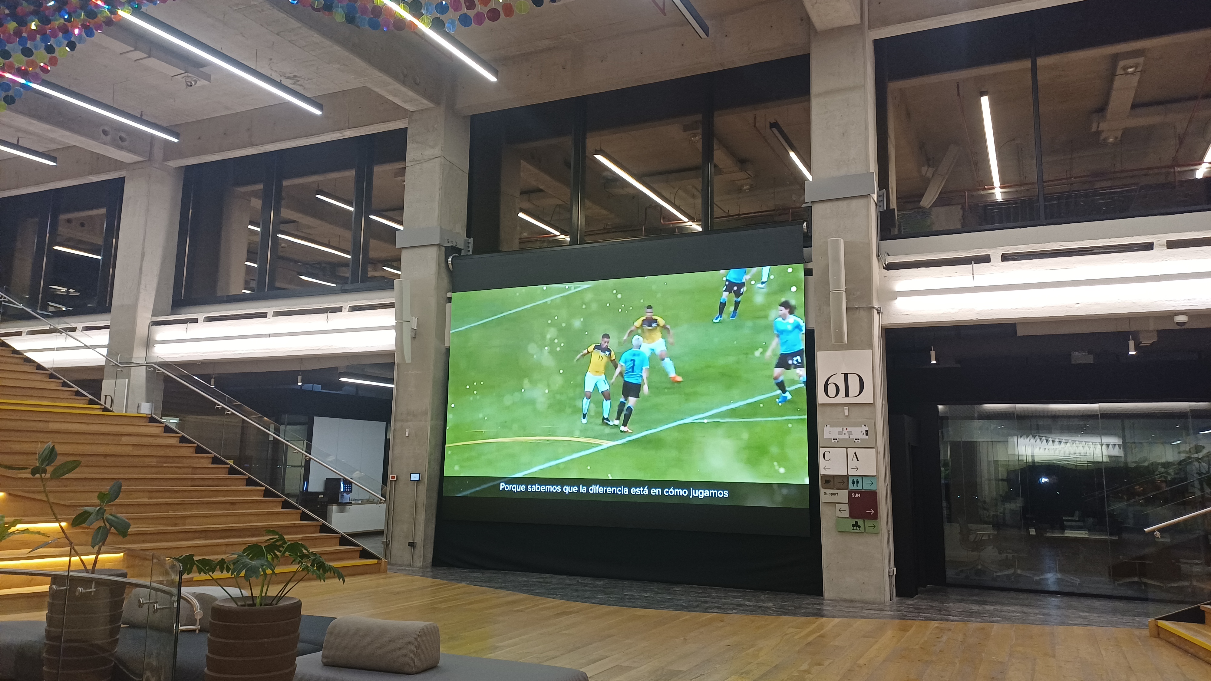 Roll-up Screen — Mercado Libre — Special Projects